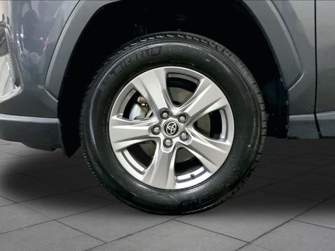 Used 2025 Toyota RAV4 XLE AWD/4WD image 11