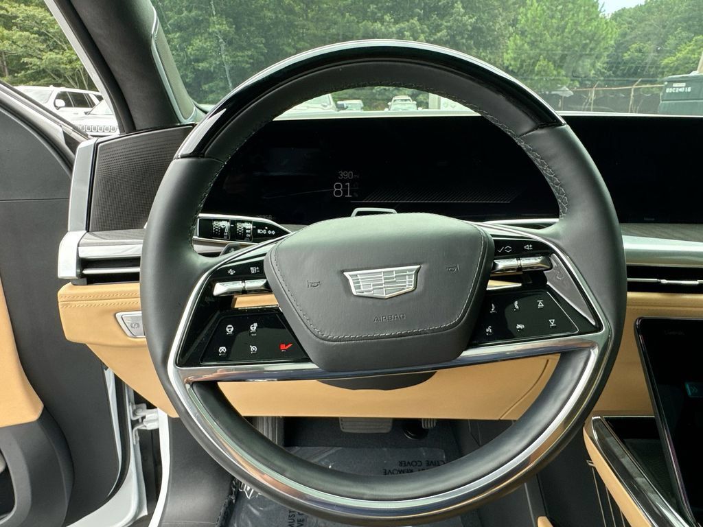 Used 2025 Cadillac Escalade IQ Luxury 2 AWD/4WD image 16