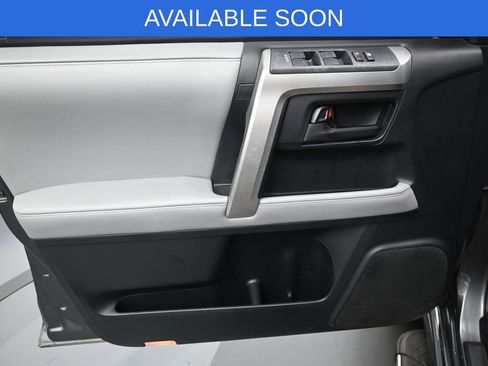 Used 2011 Toyota 4Runner SR5 w/ Premium Pkg w/Leather AWD/4WD image 11
