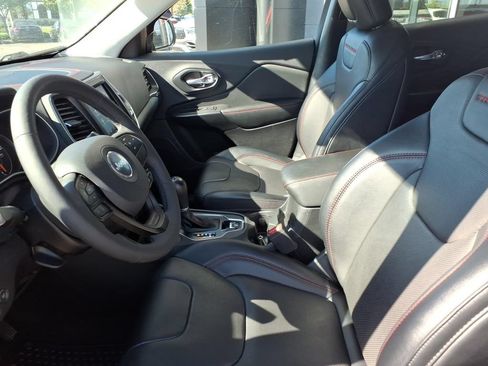 Used 2022 Jeep Cherokee Trailhawk w/ Sun, Sound & Nav Group AWD/4WD image 14