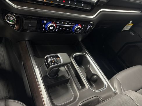 New 2026 GMC Sierra 1500 SLT w/ SLT Premium Plus Package AWD/4WD image 18
