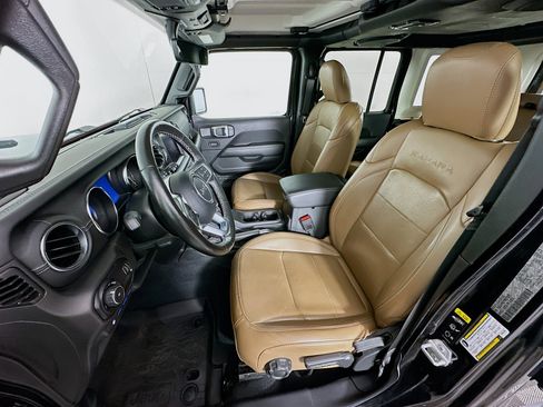 Used 2023 Jeep Wrangler Unlimited Sahara w/ Cold Weather Group AWD/4WD image 13