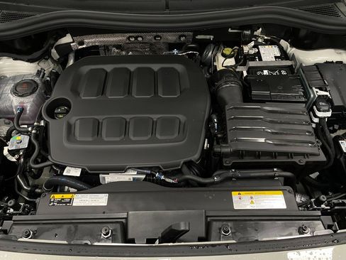 New 2026 Volkswagen Tiguan SE R-Line image 11