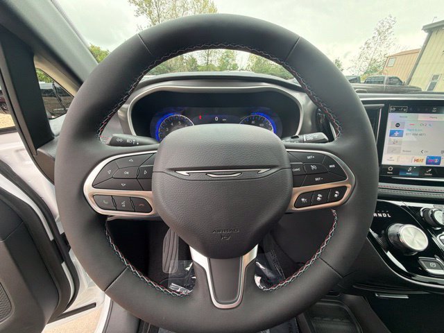 New 2027 Chrysler Pacifica Select FWD image 29