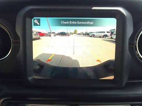 Used 2023 Jeep Gladiator Overland AWD/4WD image 21