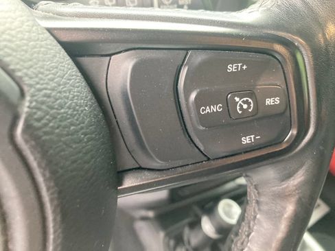 Used 2019 Jeep Wrangler Unlimited Sport S AWD/4WD image 40