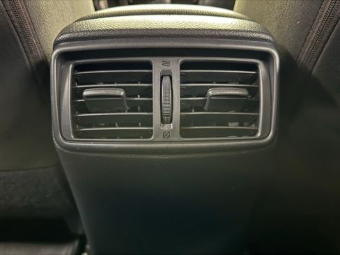 Used 2015 Nissan Rogue S image 32