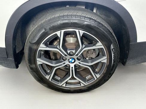 Used 2021 BMW X1 xDrive28i w/ Premium Package image 11