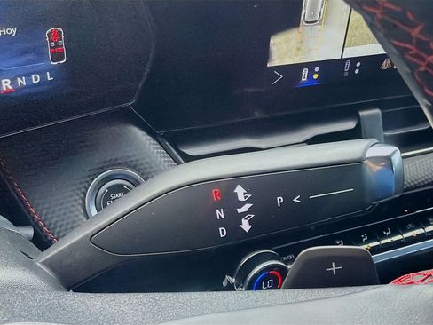 Used 2025 Chevrolet Equinox RS w/ Safety and Technology Package FWD image 16