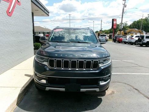 Used 2022 Jeep Wagoneer Series II w/ Premium Group I AWD/4WD image 3