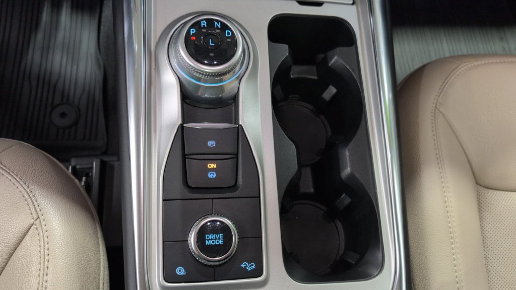Used 2023 Ford Explorer Limited AWD/4WD image 16