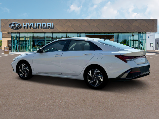 New 2025 Hyundai Elantra Limited FWD image 4