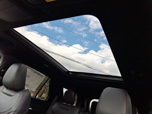 New 2026 Ford Explorer ST-Line w/ ST-Line Street Pack image 12