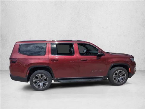 Used 2022 Jeep Wagoneer Series III image 4