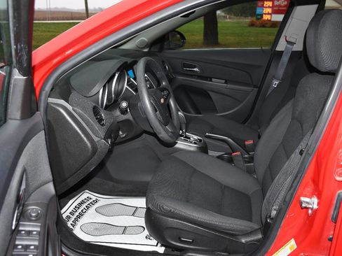 Used 2016 Chevrolet Cruze LT image 11