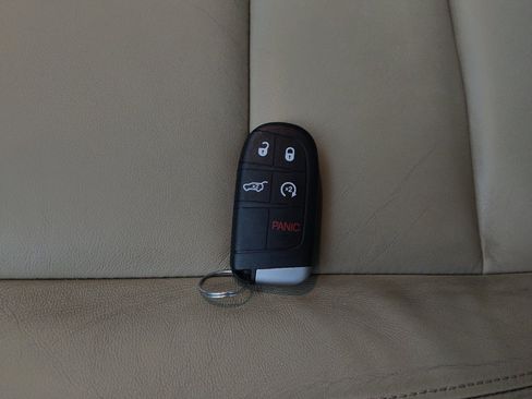 Used 2021 Jeep Grand Cherokee Limited RWD image 32