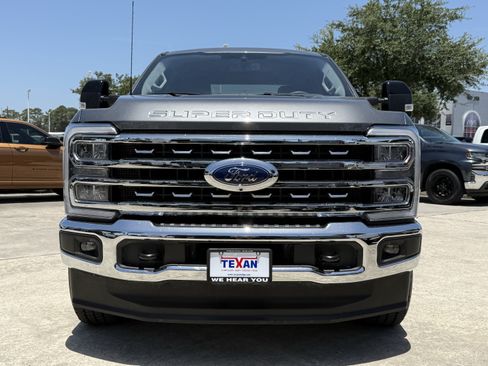Used 2025 Ford F250 Lariat AWD/4WD image 11
