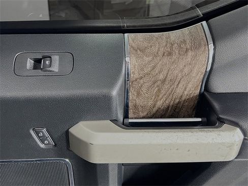 Used 2019 Ford F350 Lariat w/ Lariat Ultimate Package image 32