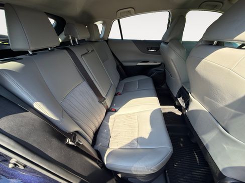 Used 2021 Toyota Venza XLE AWD/4WD image 18