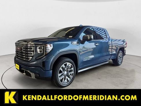 Used 2026 GMC Sierra 1500 Denali w/ Denali Reserve Package AWD/4WD image 1