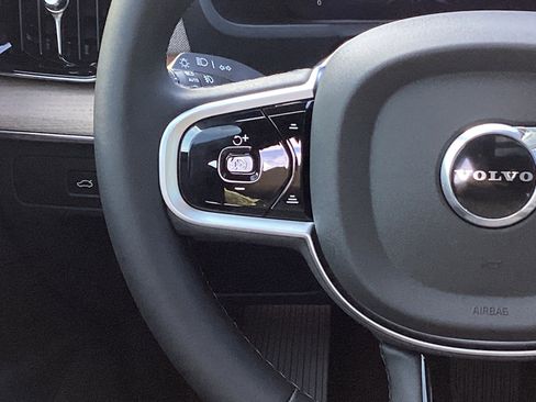 Used 2026 Volvo XC90 B6 Plus w/ Protection Package Premier image 20