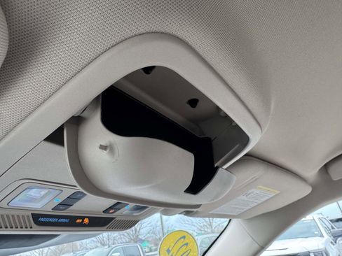 Used 2022 Ford Explorer XLT w/ Equipment Group 202A image 31