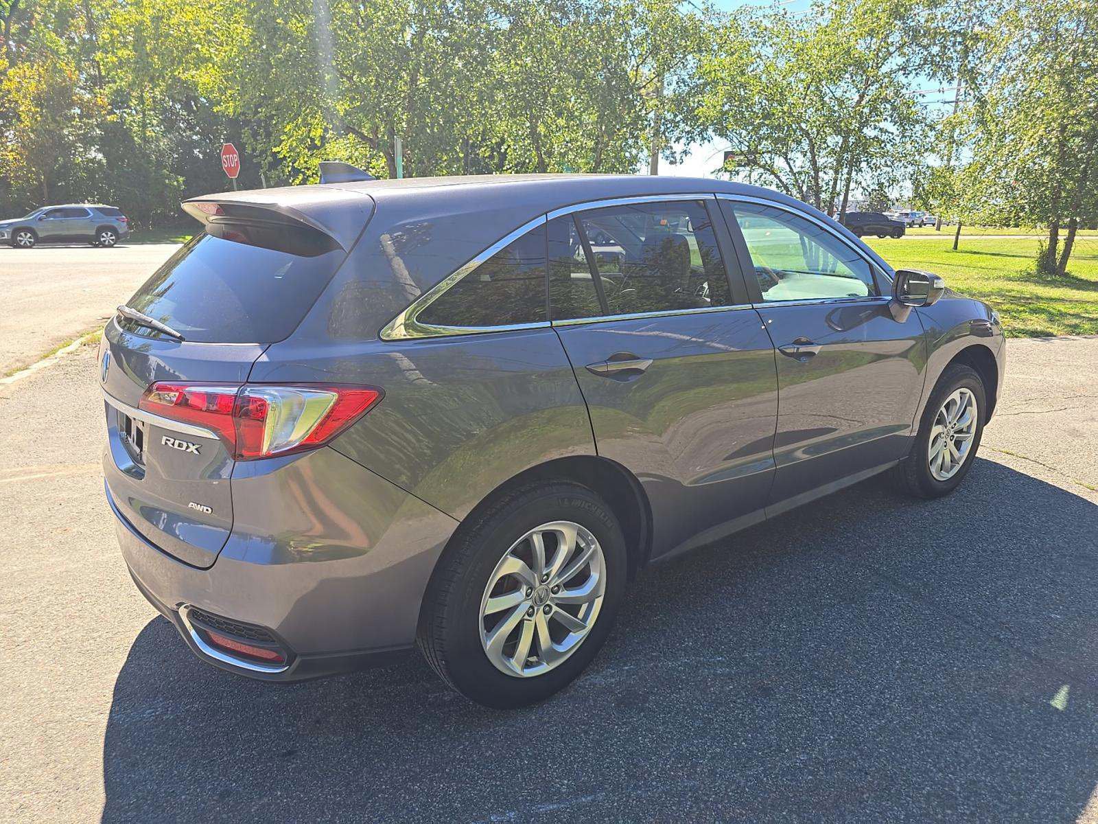 Used 2018 Acura RDX w/ Technology Package AWD/4WD image 4
