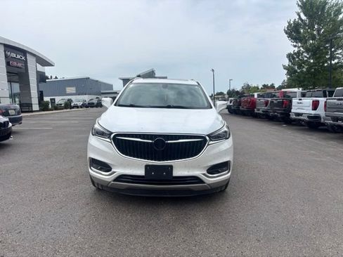 Used 2018 Buick Enclave Essence w/ Trailering Package AWD/4WD image 3