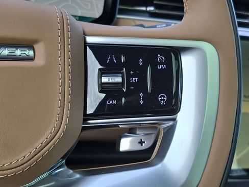 New 2026 Land Rover Range Rover Long Wheelbase SE image 18