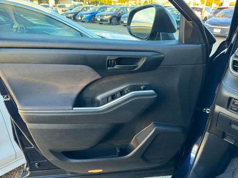 Used 2025 Toyota Highlander LE image 20