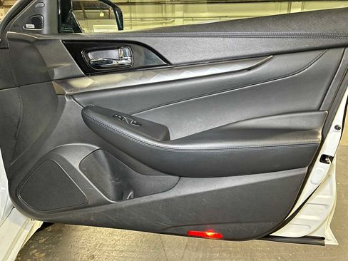 Used 2017 Nissan Maxima SR w/ Midnight Edition image 10