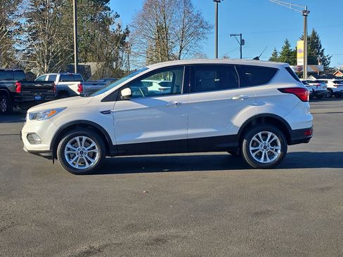 Used 2019 Ford Escape SE image 4