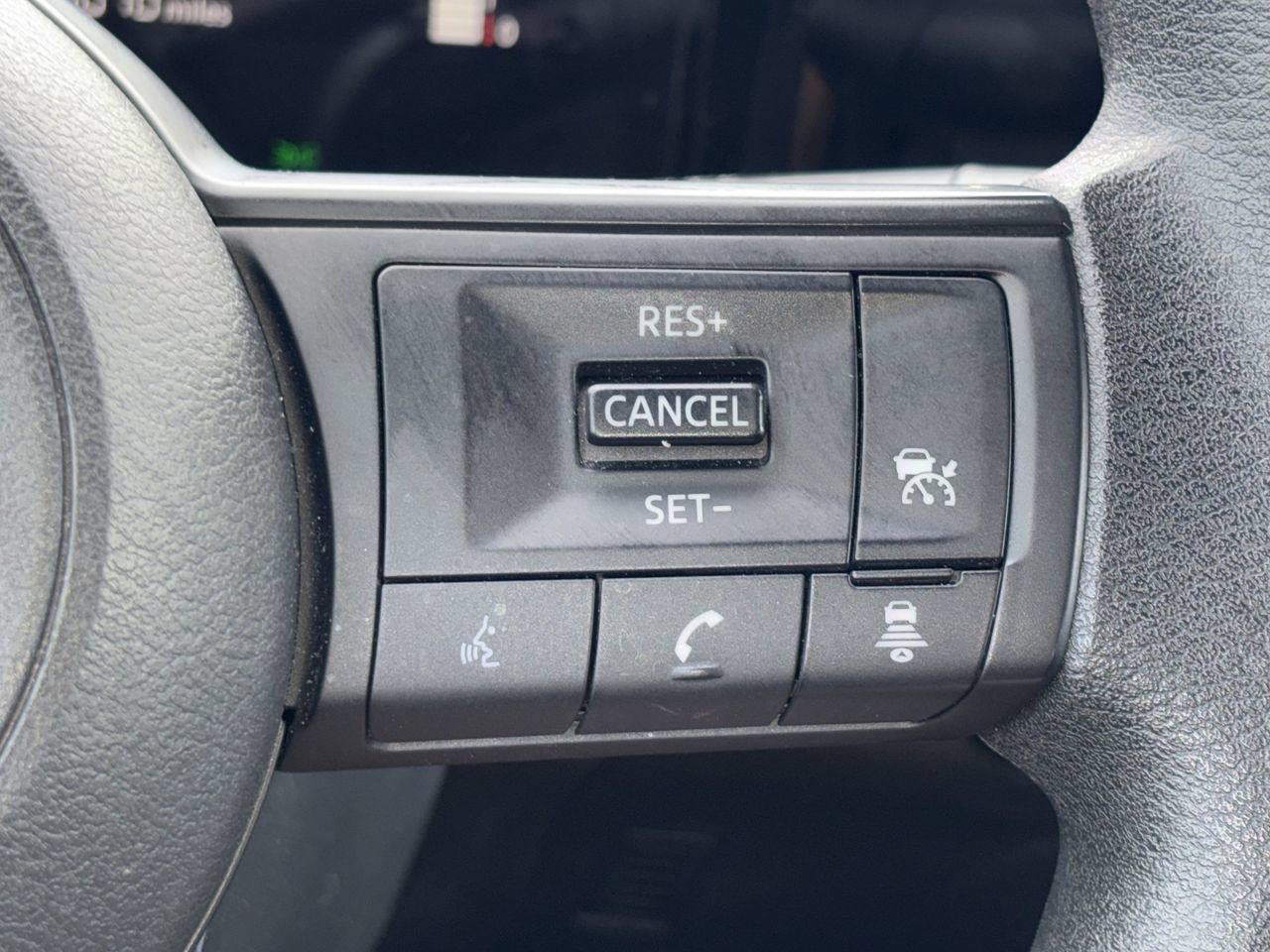 Used 2025 Nissan Kicks S AWD/4WD image 27