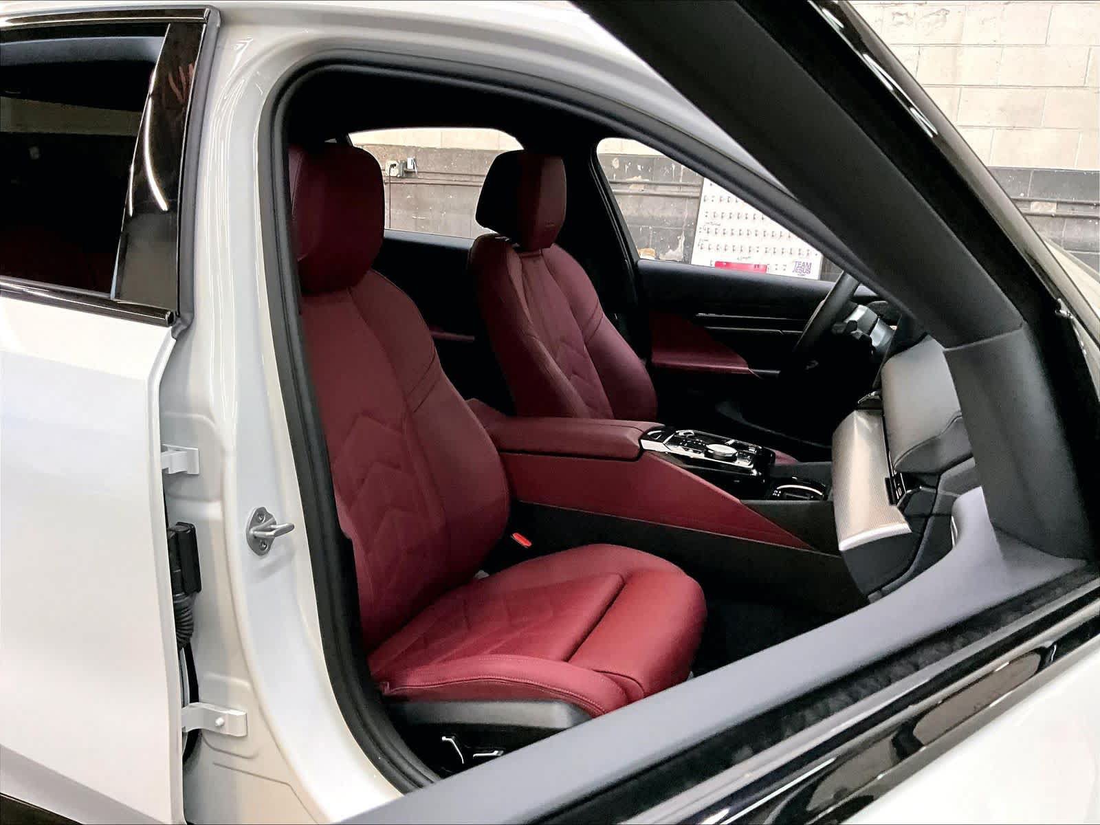 Used 2026 BMW 530i w/ M Sport Package RWD image 10