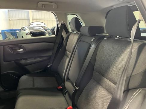 Used 2024 Nissan Rogue SV FWD image 18