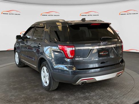 Used 2017 Ford Explorer XLT w/ Equipment Group 202A AWD/4WD image 8