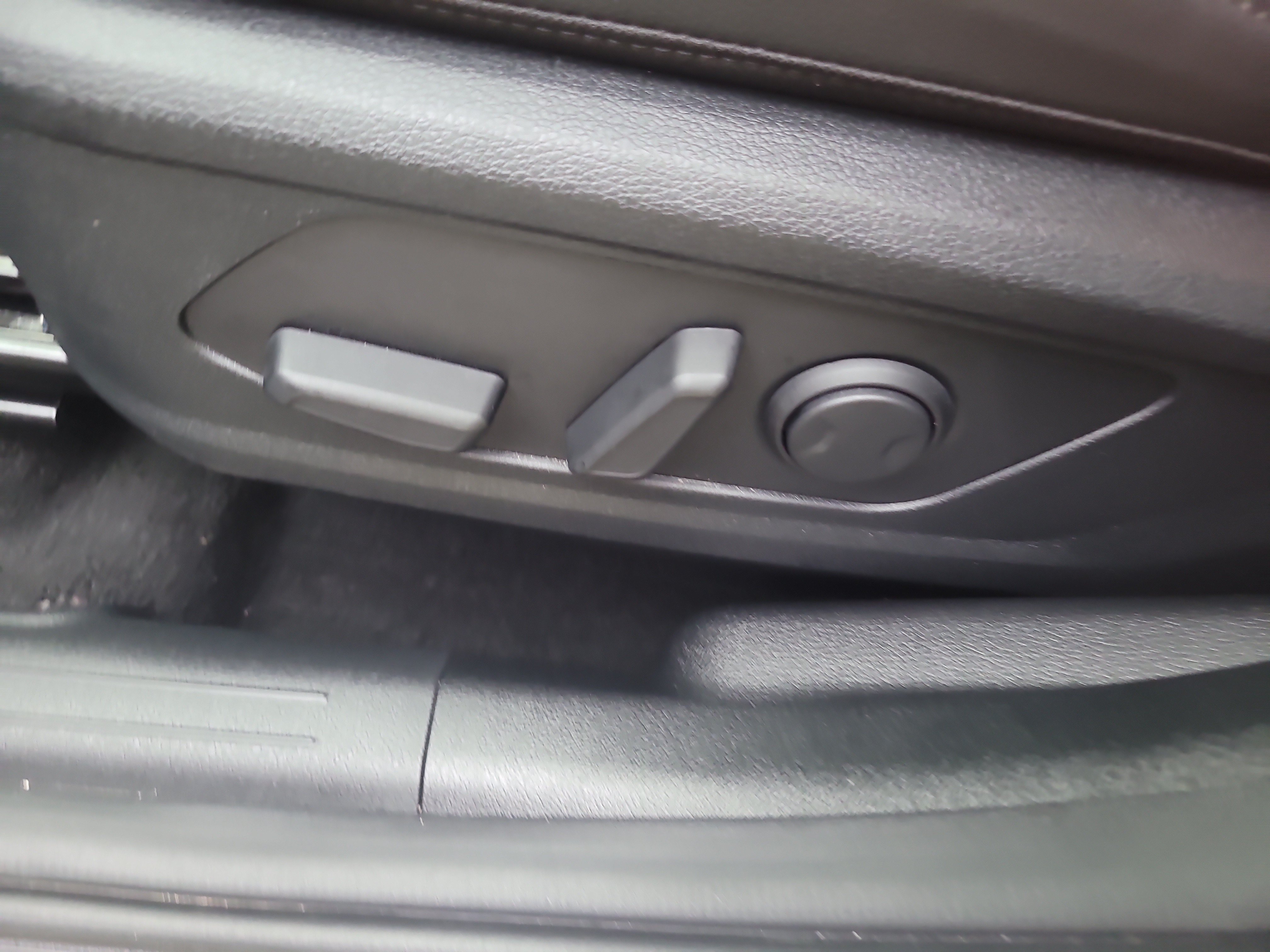 Used 2025 Kia Sportage SX FWD image 21