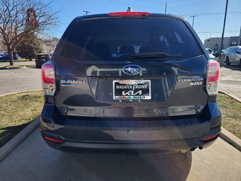 Used 2017 Subaru Forester 2.5i w/ Alloy Wheel Package image 6