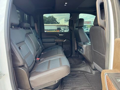 Used 2022 GMC Sierra 3500 Denali w/ Denali Ultimate Package AWD/4WD image 17
