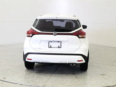 Used 2023 Nissan Kicks S FWD image 6