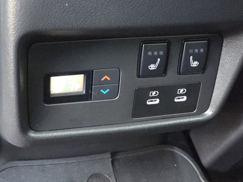 Used 2025 Nissan Rogue Platinum w/ Platinum Premium Package image 13