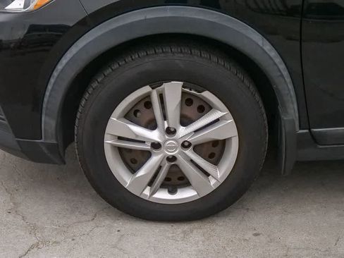 Used 2019 Nissan Kicks S image 6