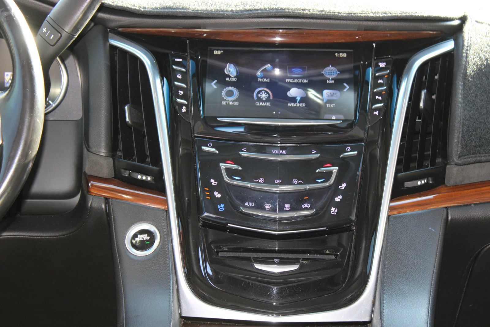Used 2018 Cadillac Escalade ESV Luxury AWD/4WD image 30
