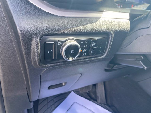 Used 2023 Ford Explorer XLT w/ Equipment Group 202A AWD/4WD image 16