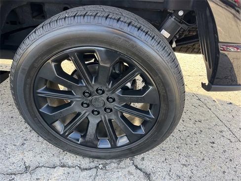 Used 2023 Ford F150 Limited image 11