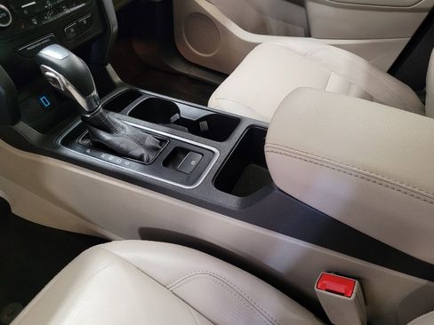 Used 2018 Ford Escape SEL AWD/4WD image 26