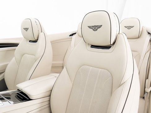 Used 2020 Bentley Continental GT image 24