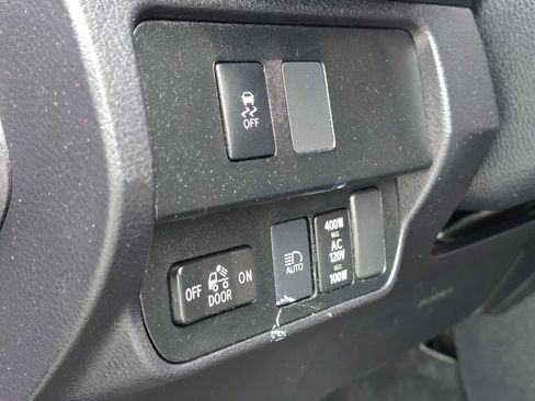 Used 2022 Toyota Tacoma TRD Off-Road w/ Technology Package AWD/4WD image 23