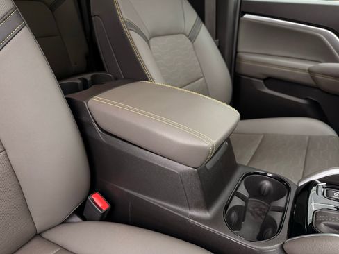 Used 2024 Chevrolet Colorado ZR2 w/ ZR2 Convenience Package III image 32