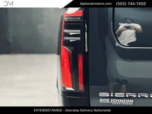 Used 2025 GMC Sierra EV Denali AWD/4WD image 15